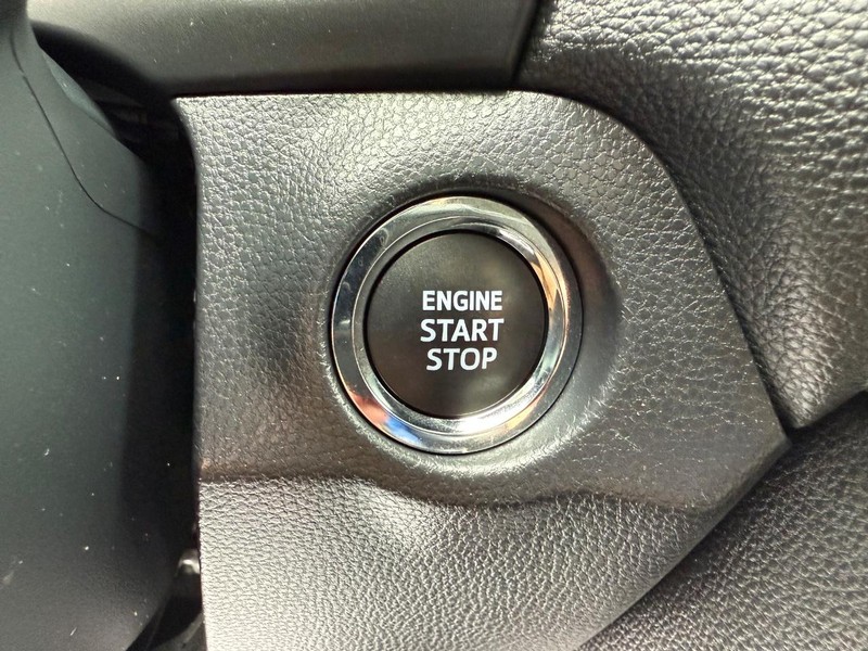 Toyota RAV4 Vehicle Image 15
