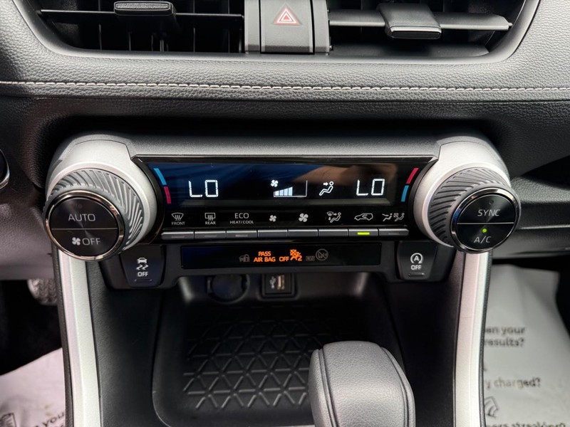 Toyota RAV4 Vehicle Image 18