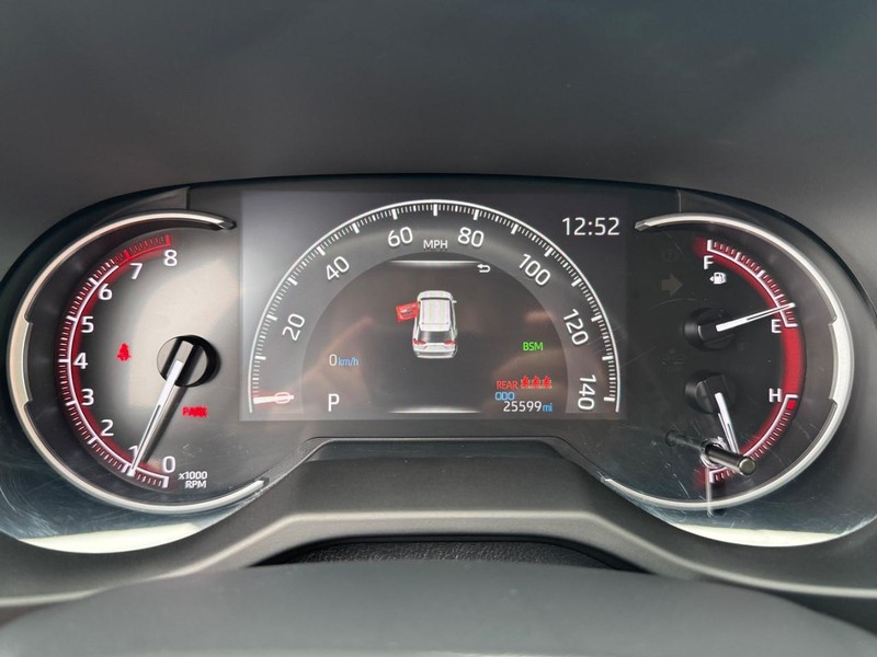 Toyota RAV4 Vehicle Image 21