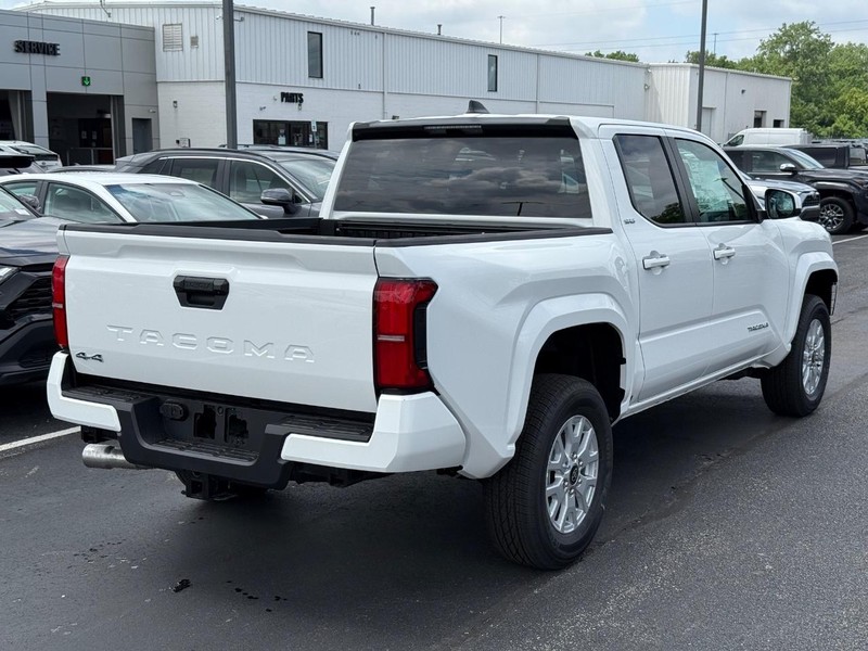 Toyota Tacoma 4WD Vehicle Image 03