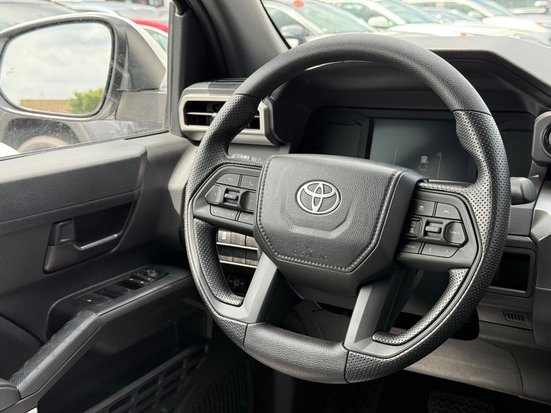 Toyota Tacoma 4WD Vehicle Image 06