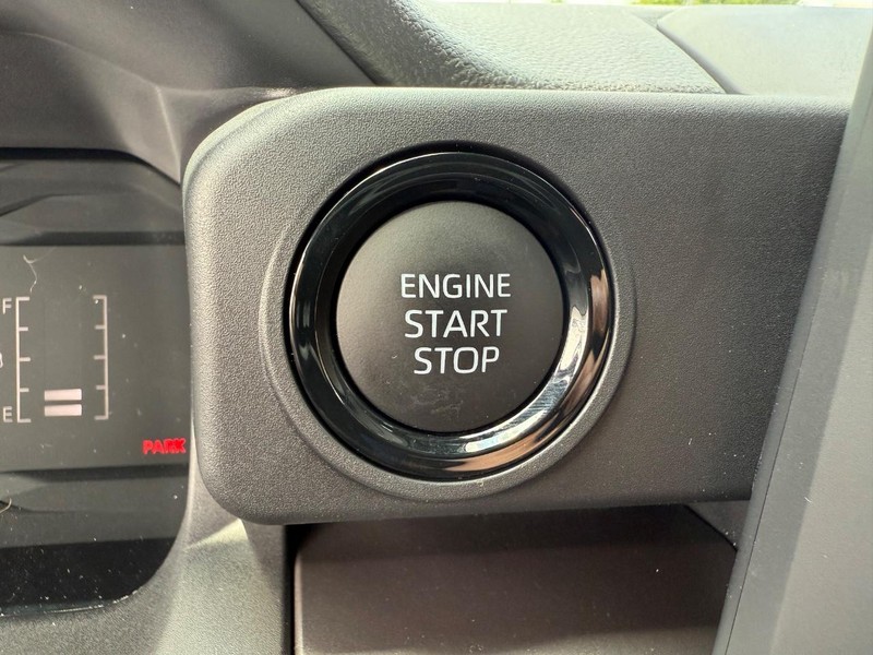Toyota Tacoma 4WD Vehicle Image 09