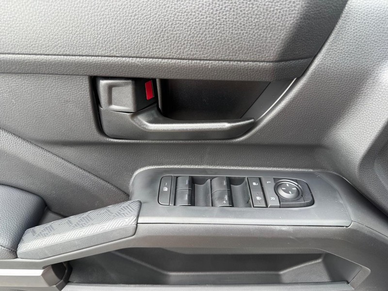 Toyota Tacoma 4WD Vehicle Image 18