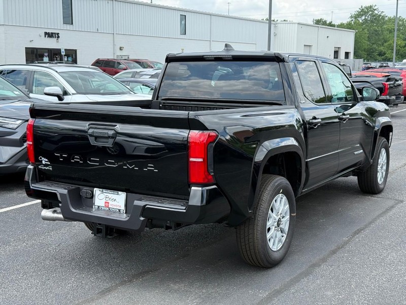 Toyota Tacoma 4WD Vehicle Image 03