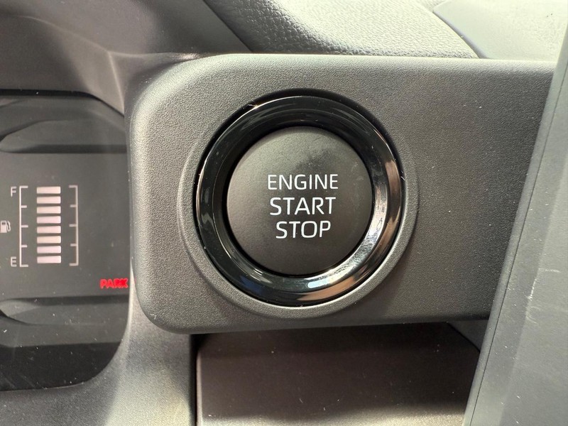 Toyota Tacoma 4WD Vehicle Image 09