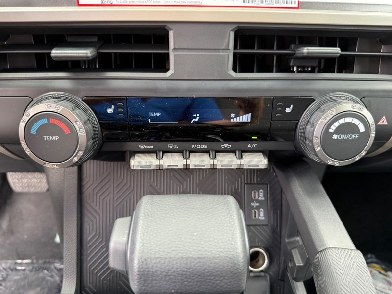 Toyota Tacoma 4WD Vehicle Image 13