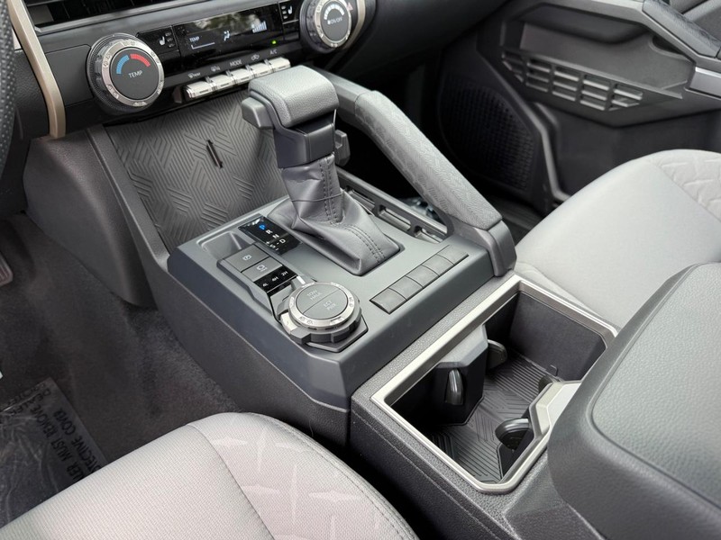 Toyota Tacoma 4WD Vehicle Image 14