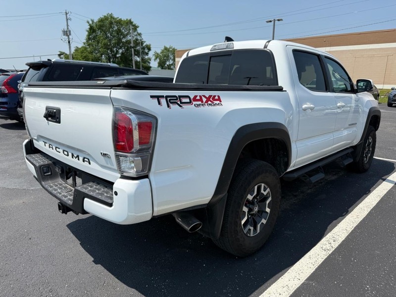 Toyota Tacoma 4WD Vehicle Image 02