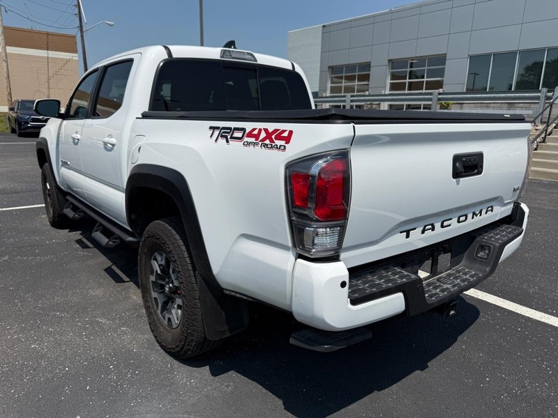 Toyota Tacoma 4WD Vehicle Image 03