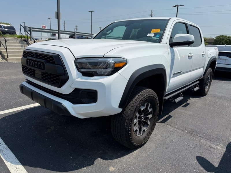 Toyota Tacoma 4WD Vehicle Image 04