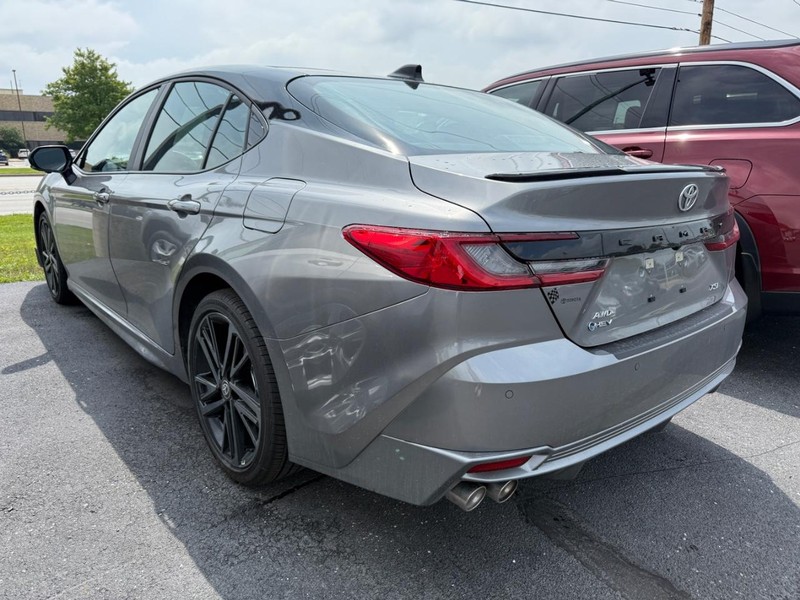 Toyota Camry Vehicle Image 03