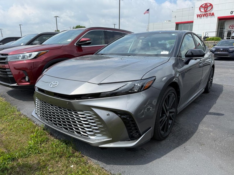 Toyota Camry Vehicle Image 04