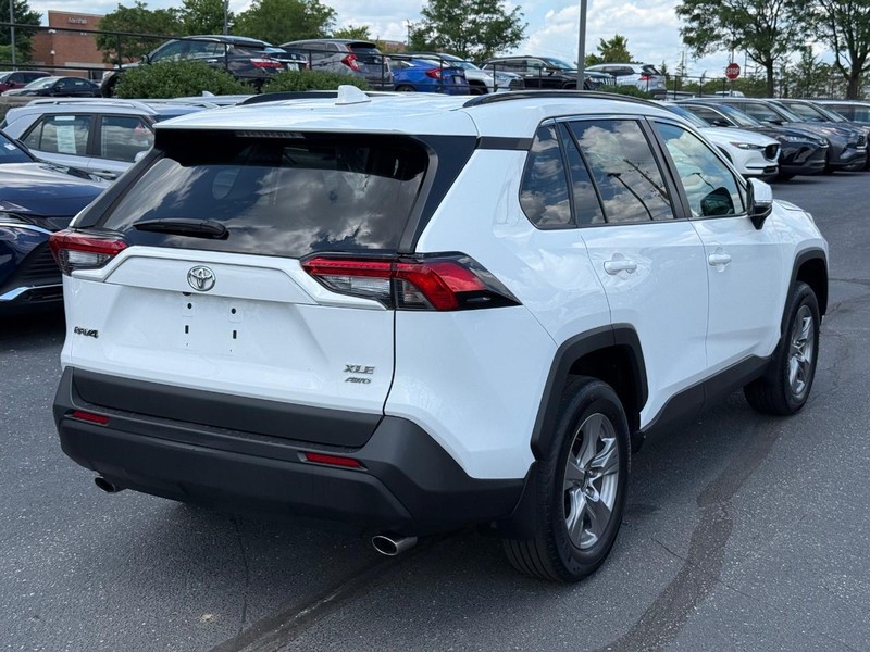Toyota RAV4 Vehicle Image 03