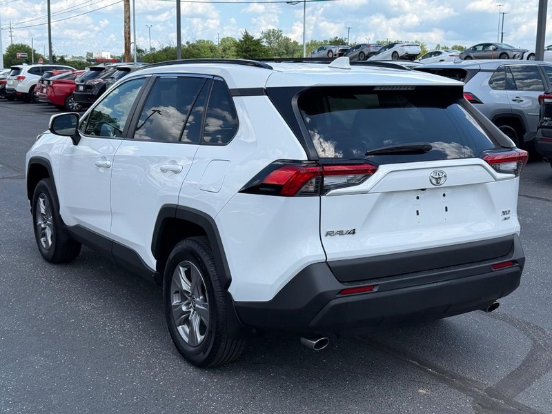 Toyota RAV4 Vehicle Image 05