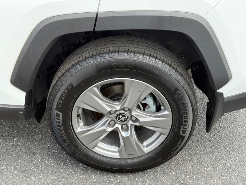 Toyota RAV4 Vehicle Image 06