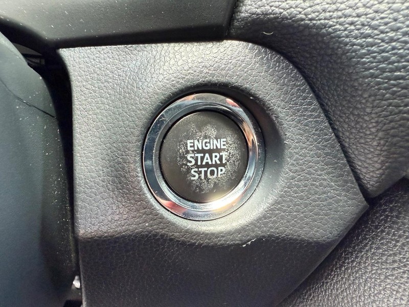 Toyota RAV4 Vehicle Image 17