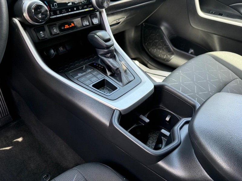 Toyota RAV4 Vehicle Image 22