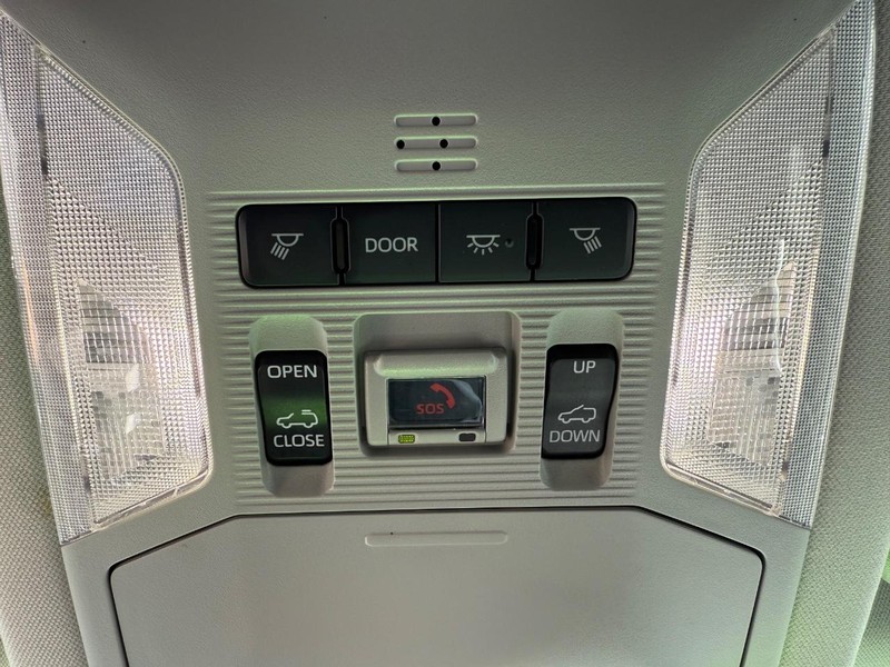Toyota RAV4 Vehicle Image 24
