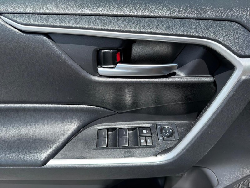 Toyota RAV4 Vehicle Image 27