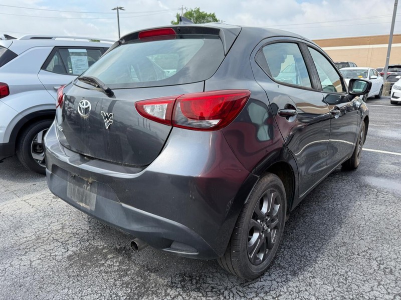 Toyota Yaris Hatchback Vehicle Image 02