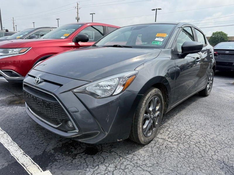 Toyota Yaris Hatchback Vehicle Image 04