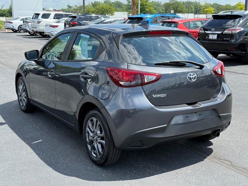 Toyota Yaris Hatchback Vehicle Image 05