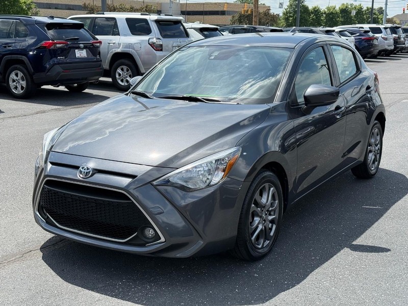 Toyota Yaris Hatchback Vehicle Image 08