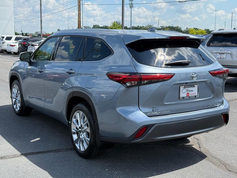 Toyota Highlander Vehicle Image 05