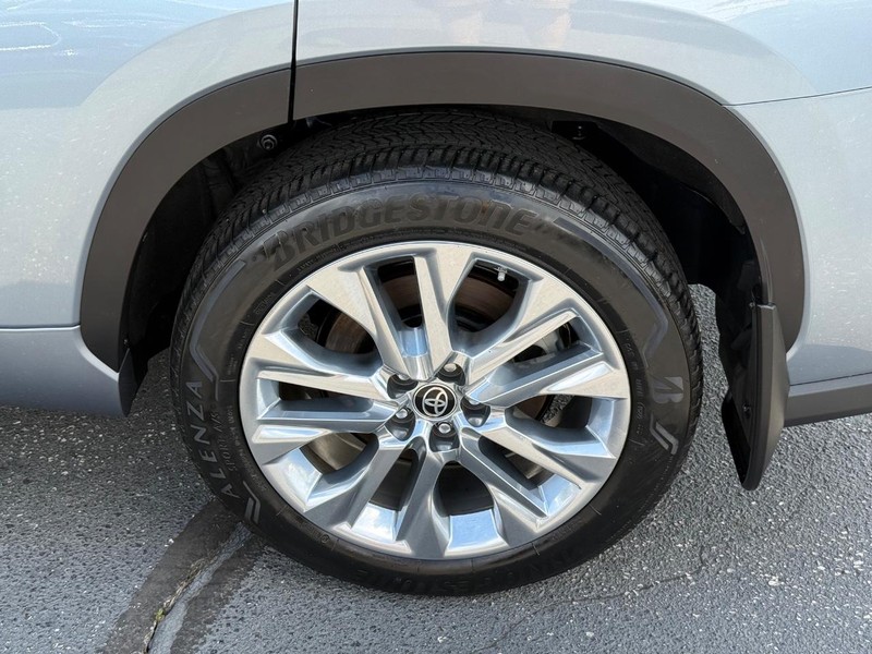 Toyota Highlander Vehicle Image 06