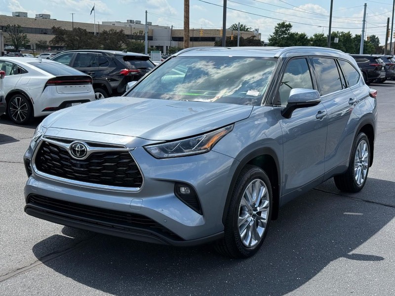 Toyota Highlander Vehicle Image 09