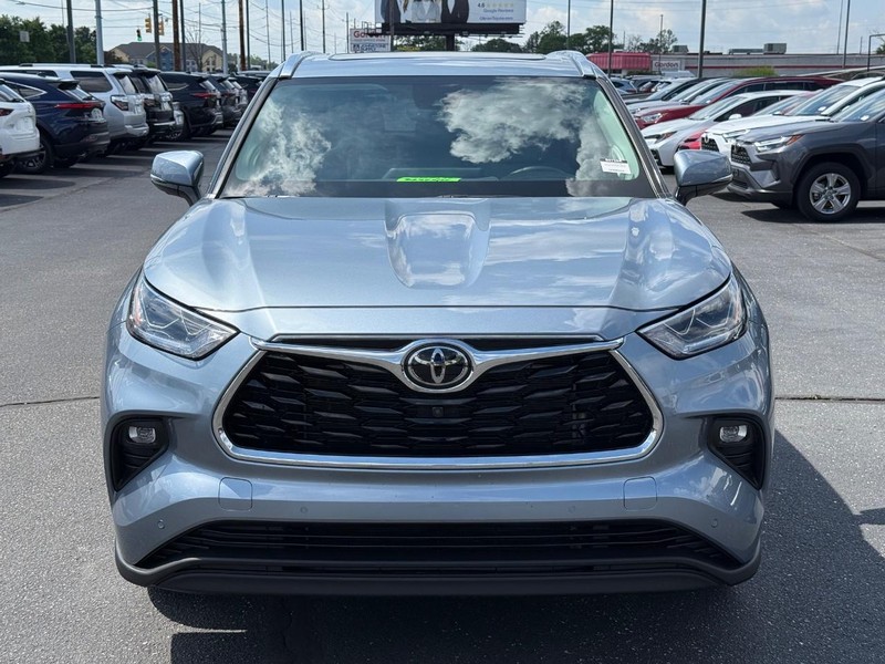 Toyota Highlander Vehicle Image 10
