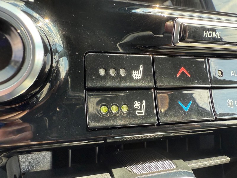 Toyota Highlander Vehicle Image 18
