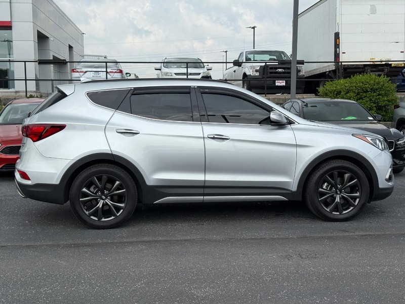 Hyundai Santa Fe Sport Vehicle Image 02