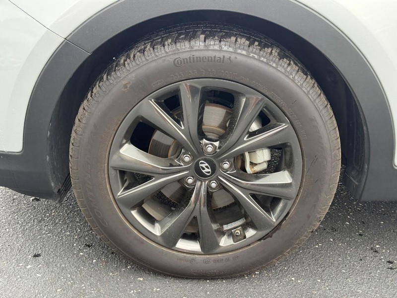 Hyundai Santa Fe Sport Vehicle Image 07