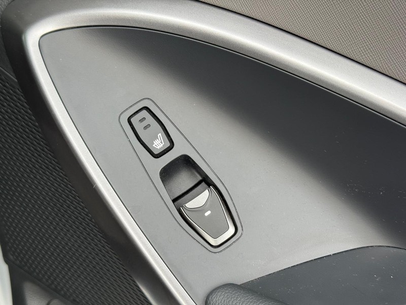 Hyundai Santa Fe Sport Vehicle Image 10