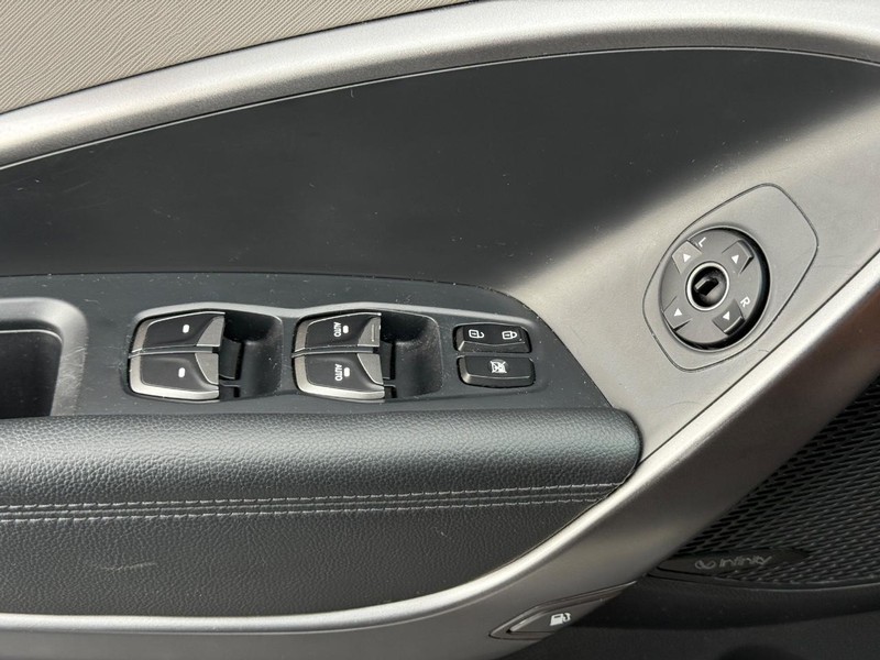 Hyundai Santa Fe Sport Vehicle Image 29