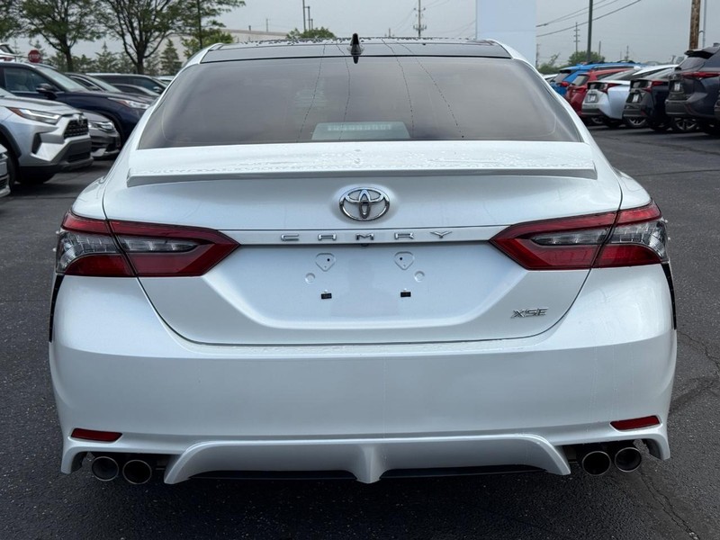Toyota Camry Vehicle Image 04
