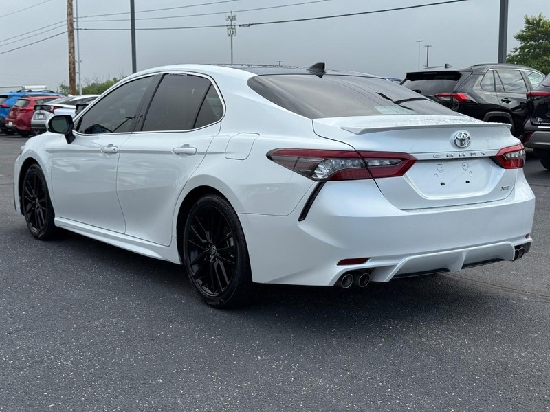Toyota Camry Vehicle Image 05