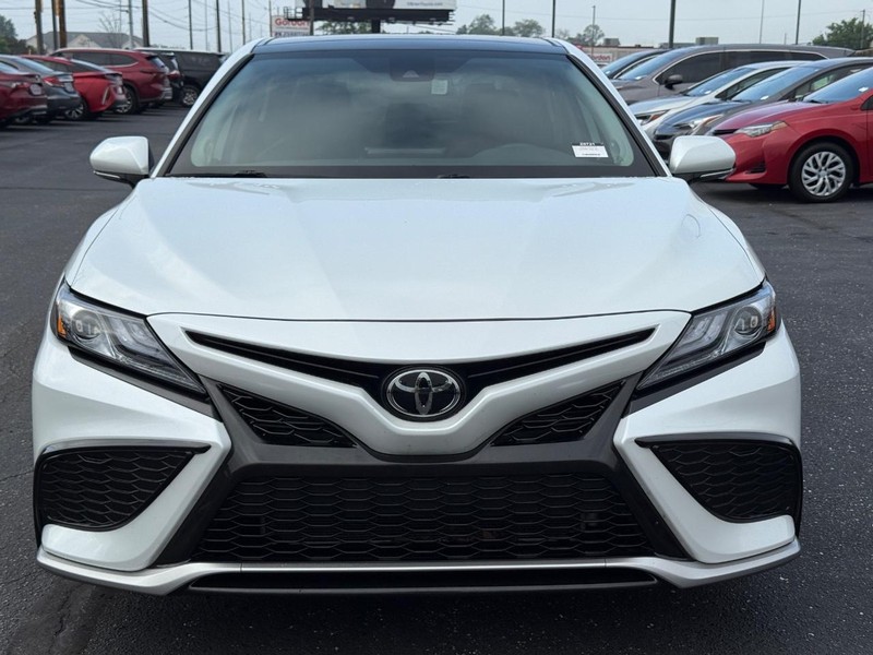 Toyota Camry Vehicle Image 09