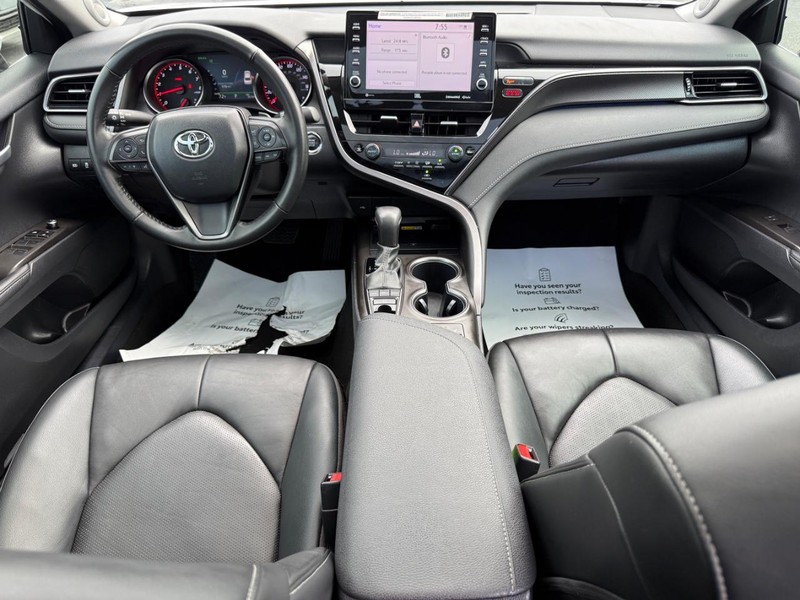 Toyota Camry Vehicle Image 12