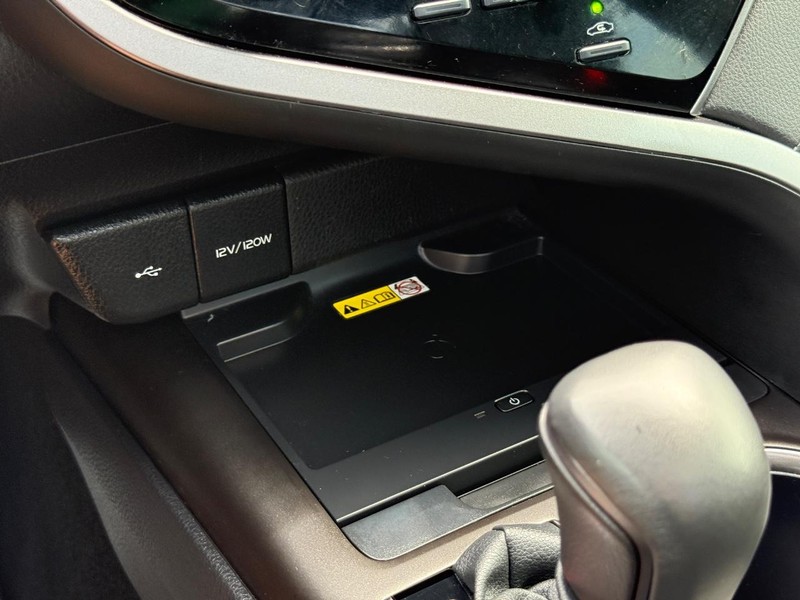 Toyota Camry Vehicle Image 19