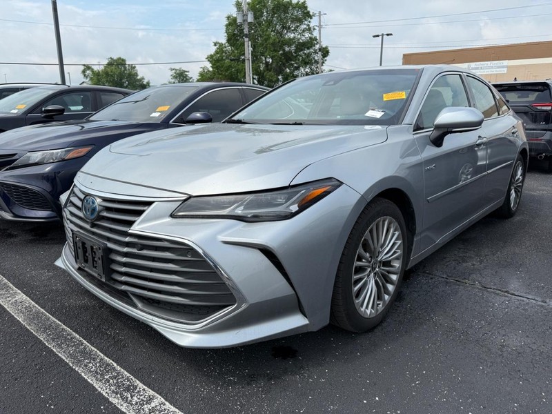 Toyota Avalon Hybrid Vehicle Image 04