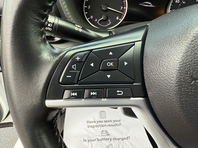 Nissan Sentra Vehicle Image 13