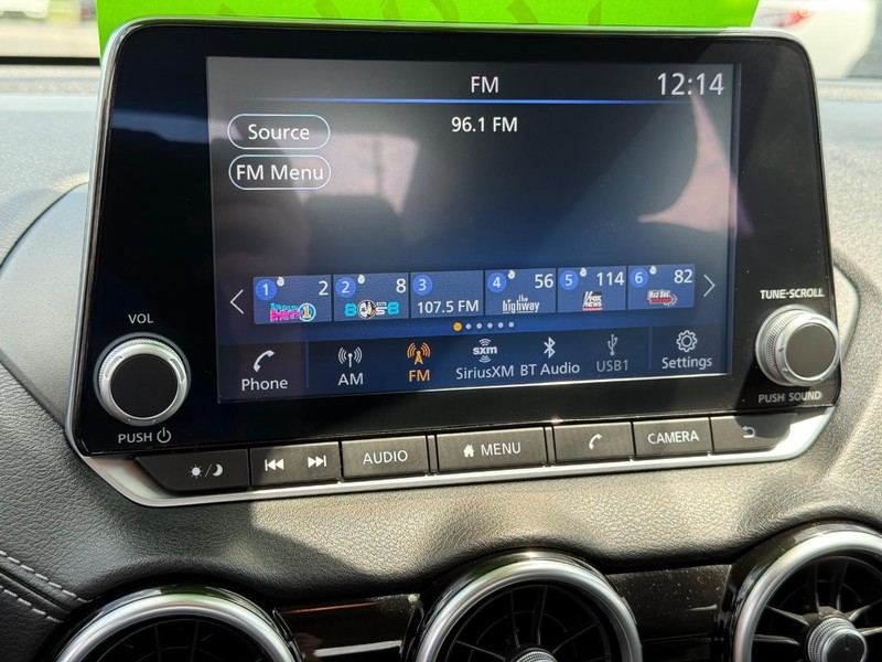 Nissan Sentra Vehicle Image 16