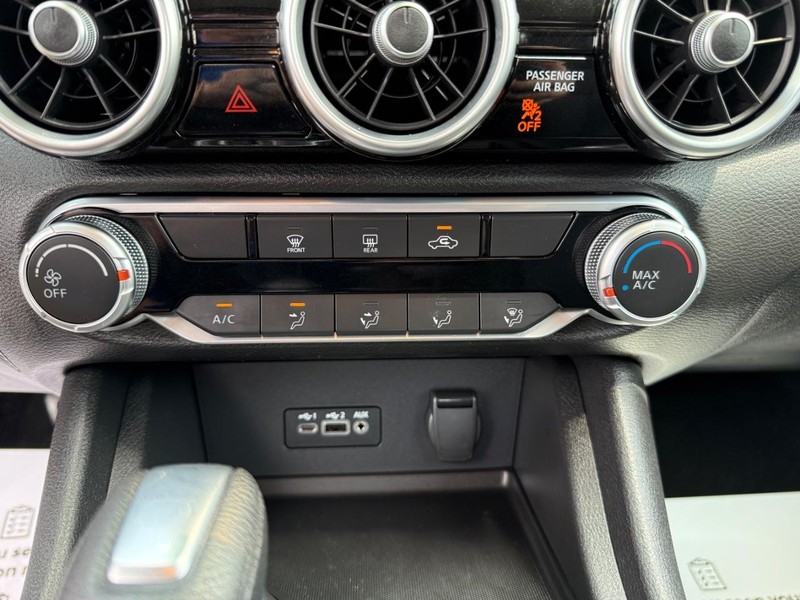 Nissan Sentra Vehicle Image 18