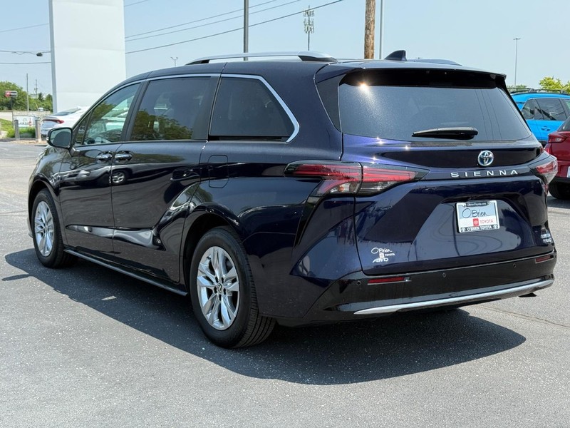 Toyota Sienna Vehicle Image 05