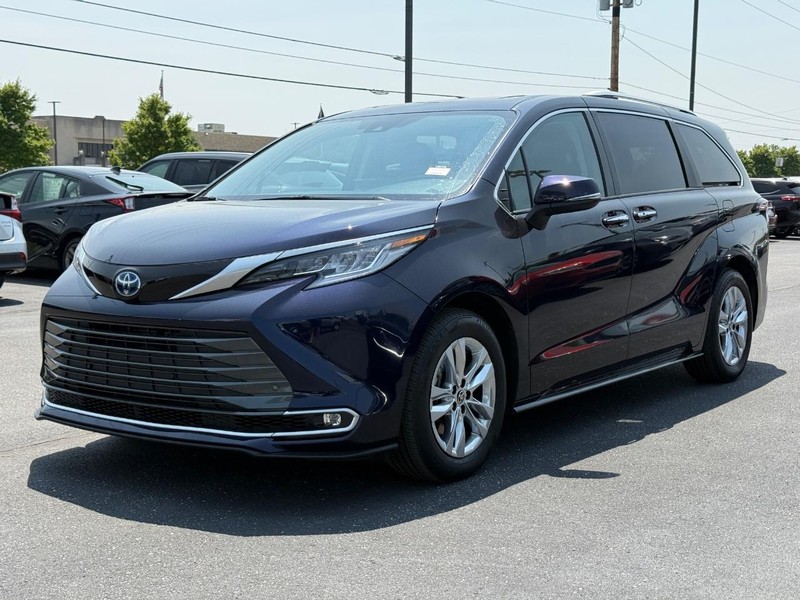 Toyota Sienna Vehicle Image 08