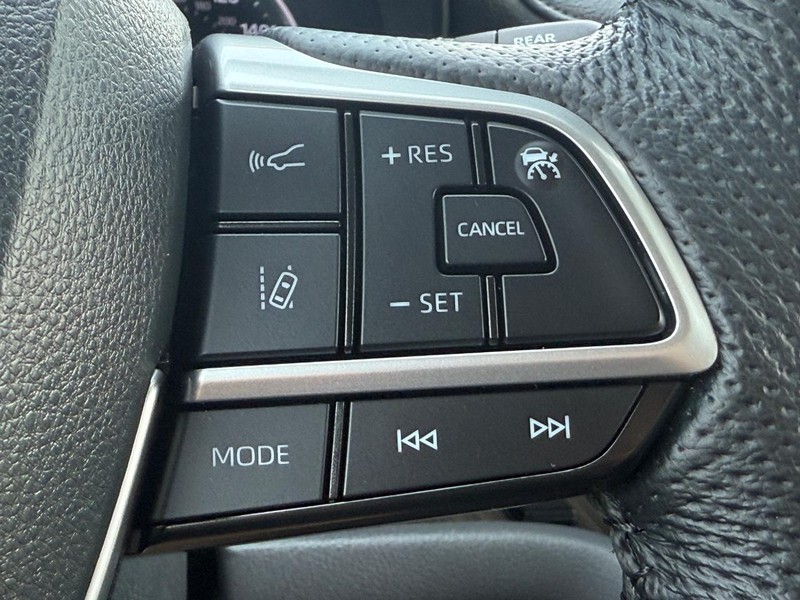 Toyota Sienna Vehicle Image 17
