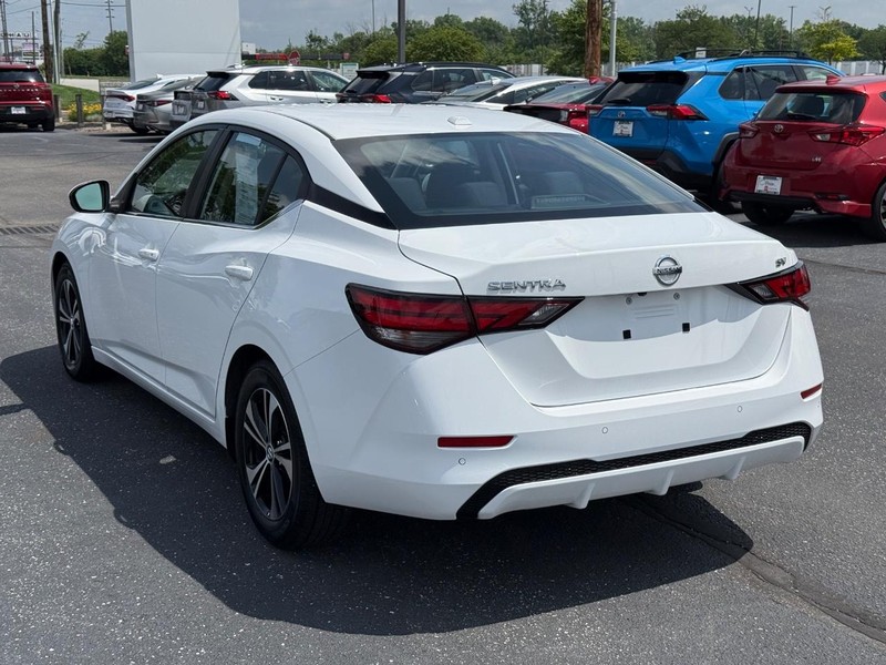 Nissan Sentra Vehicle Image 05