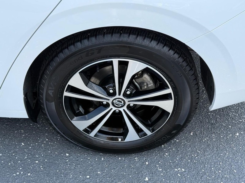 Nissan Sentra Vehicle Image 06